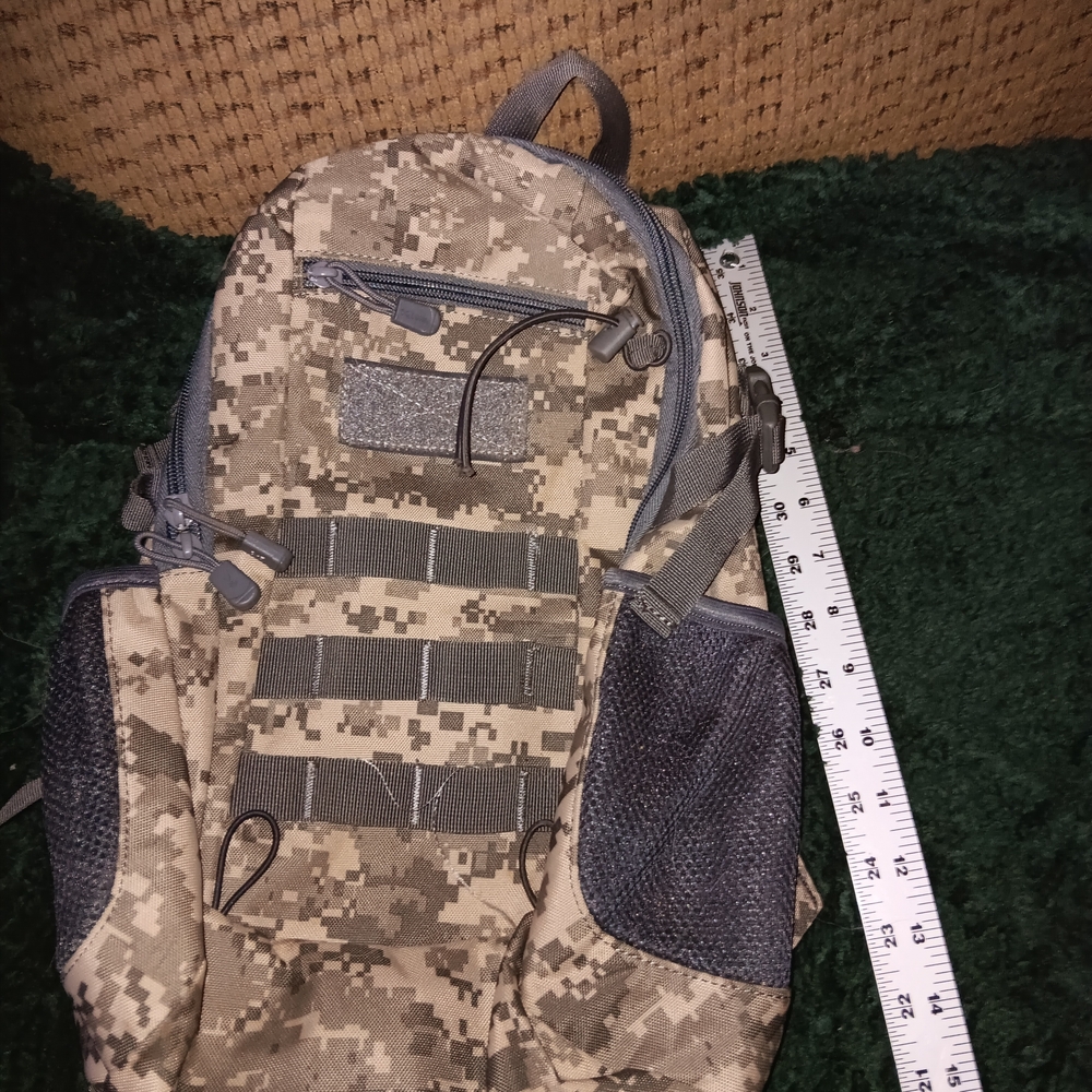 Digital Camo Men's Backpack - Picture 3 of 4